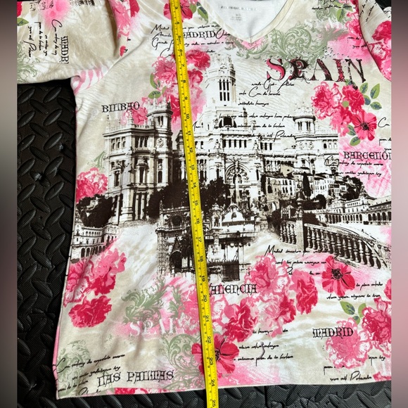 Spain architecture graphic tee with rhinestone detail - Picture 6 of 6